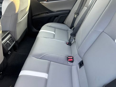 Certified 2025 Toyota Camry SE w/ Convenience Package image 28