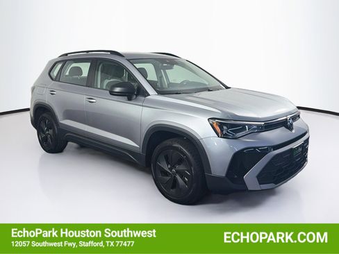 Used 2025 Volkswagen Taos S FWD image 1