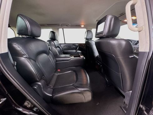 Used 2017 INFINITI QX80 4WD w/ Driver Assistance Package image 37