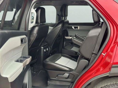 Used 2024 Ford Explorer XLT w/ Equipment Group 202A RWD image 36