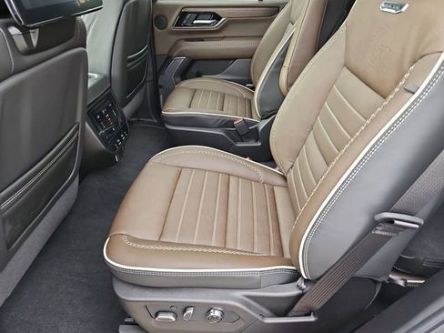 New 2026 GMC Yukon Denali Ultimate AWD/4WD image 13