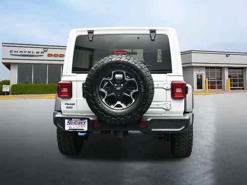 Used 2022 Jeep Wrangler Unlimited Rubicon 4xe AWD/4WD image 4