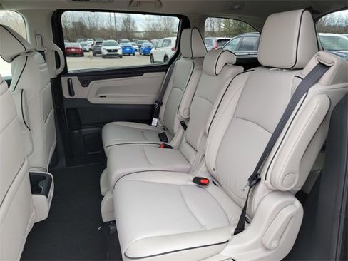New 2026 Honda Odyssey Touring image 13