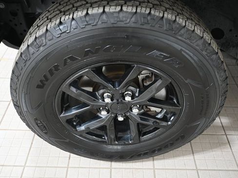 Used 2023 Jeep Wrangler Freedom Edition image 17