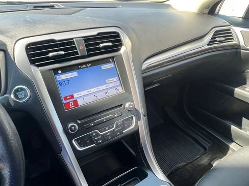 Used 2017 Ford Fusion Energi SE image 22