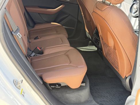 Used 2019 Audi Q8 Premium Plus AWD/4WD image 29