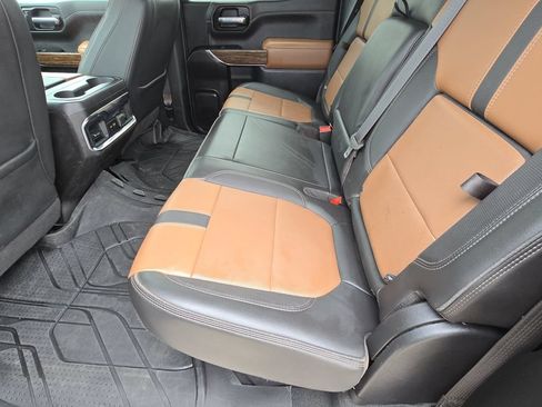 Used 2022 Chevrolet Silverado 1500 High Country w/ Technology Package AWD/4WD image 14