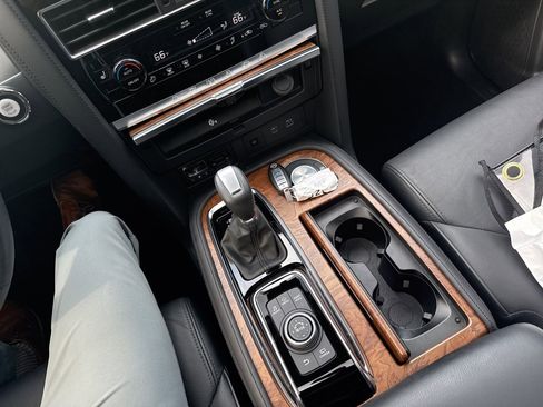 Used 2024 Nissan Armada SL w/ Captain's Chairs Package image 28