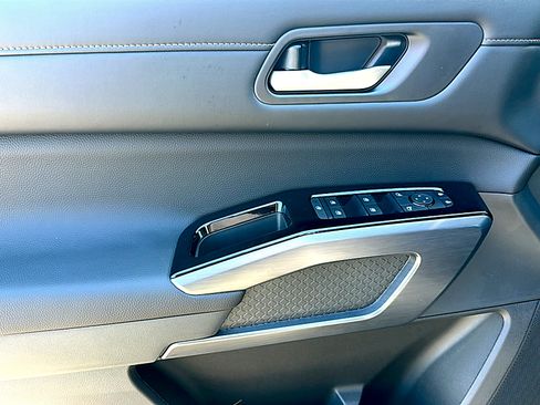 New 2026 Nissan Pathfinder SL FWD image 13
