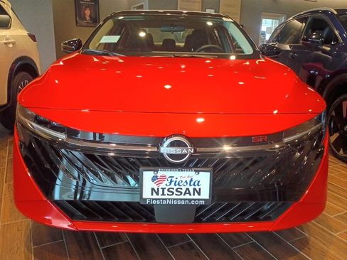 New 2026 Nissan Sentra SR w/ Floor Mat Package FWD image 2