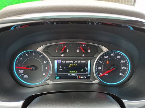 Used 2018 Chevrolet Traverse LT FWD image 15