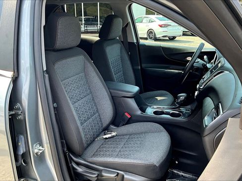 Used 2024 Chevrolet Equinox LT AWD/4WD image 7