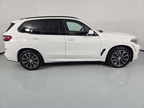 Used 2022 BMW X5 xDrive40i w/ M Sport Package image 6