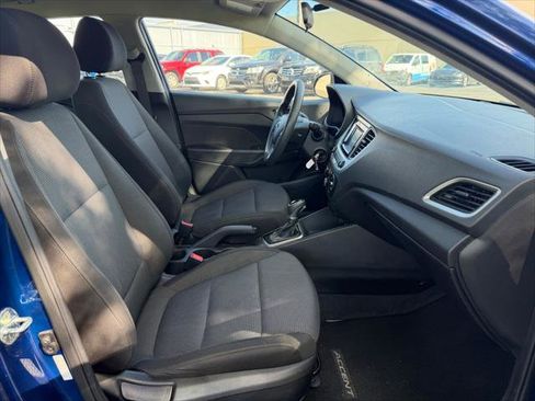Used 2022 Hyundai Accent SE FWD image 12