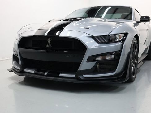 Used 2022 Ford Mustang Shelby GT500 w/ Carbon Fiber Track Pack image 58