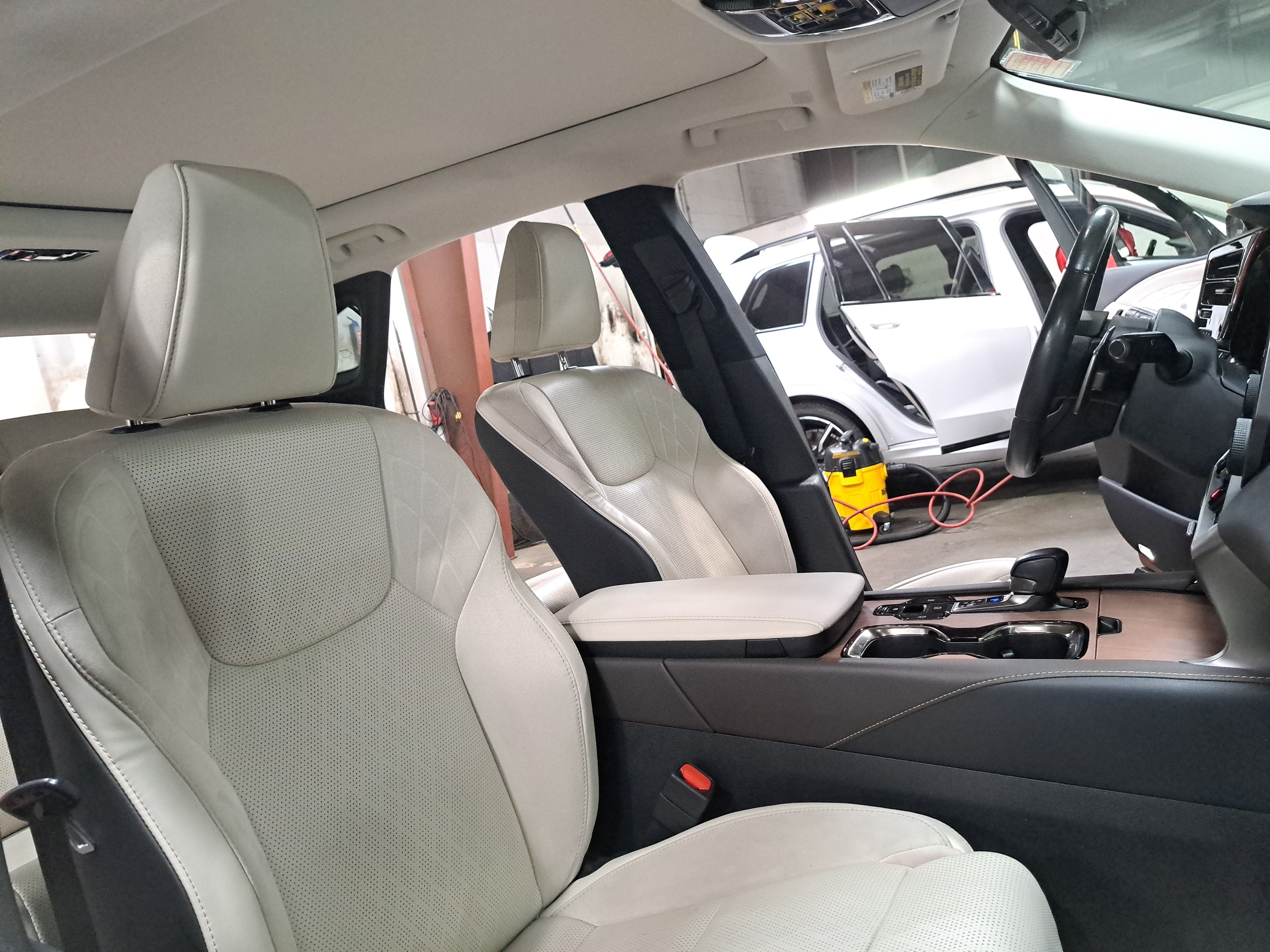Used 2024 Lexus RX 350 FWD w/ Convenience Package image 10