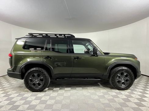 Used 2024 Lexus GX 550 image 5