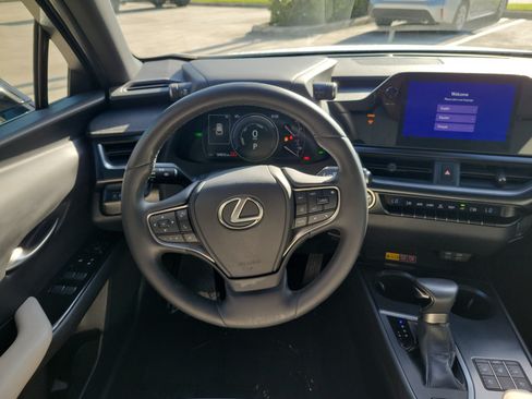 Used 2024 Lexus UX 250h FWD w/ Premium Package image 17