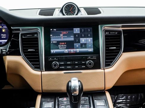 Used 2017 Porsche Macan S image 24