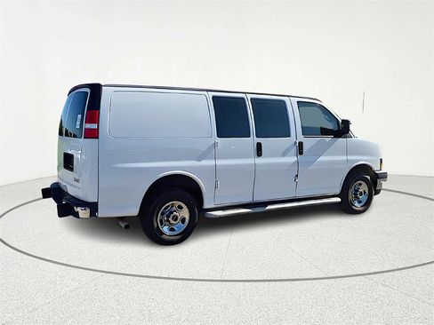 Used 2021 GMC Savana 2500 w/ Driver Convenience Package image 7