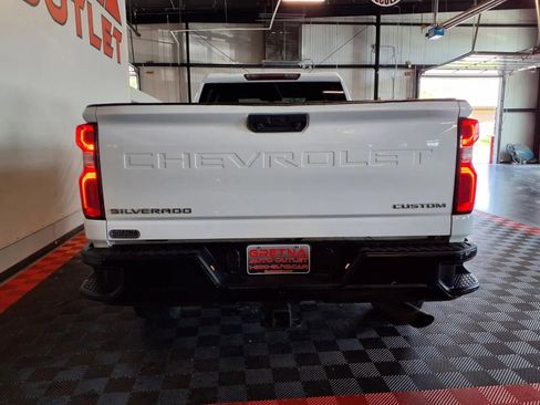 Used 2021 Chevrolet Silverado 2500 Custom w/ Custom Value Package AWD/4WD image 5