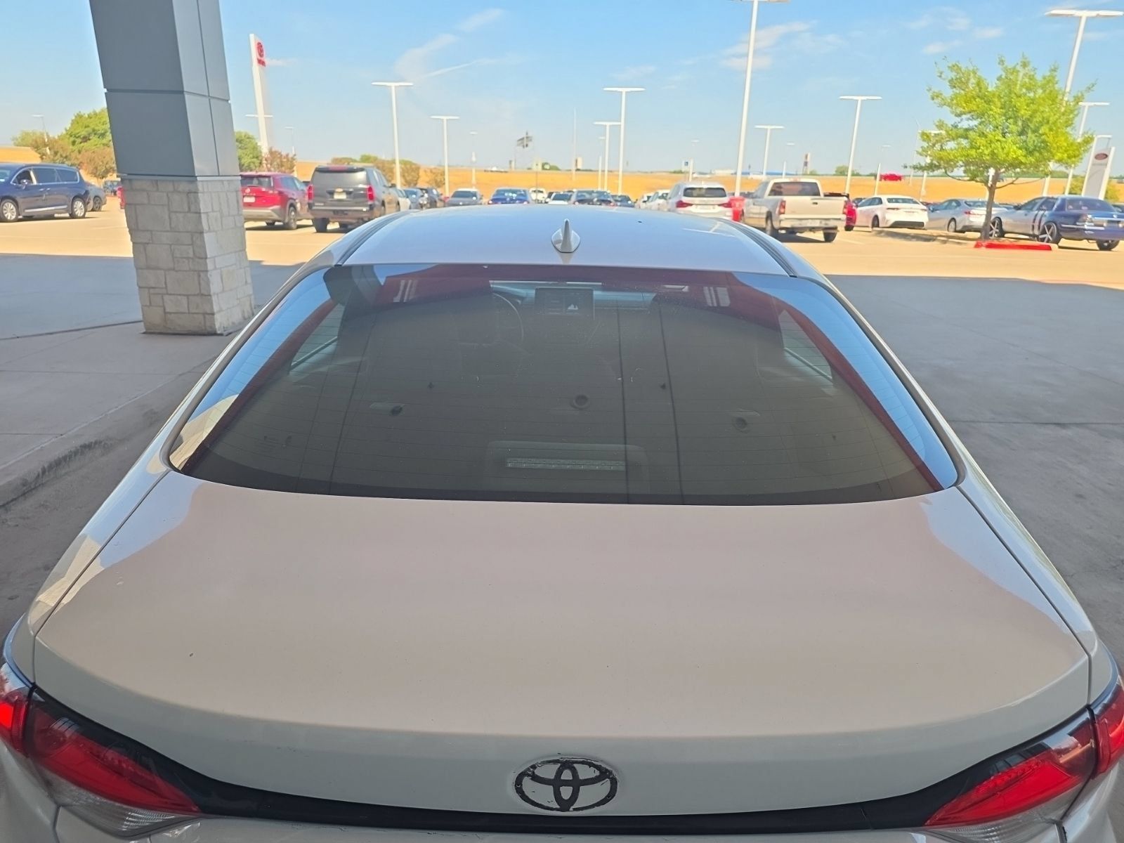 Used 2021 Toyota Corolla LE FWD image 13