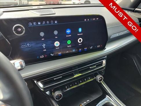 Used 2025 Chevrolet Traverse LT w/ Enhanced Driving Package FWD image 18