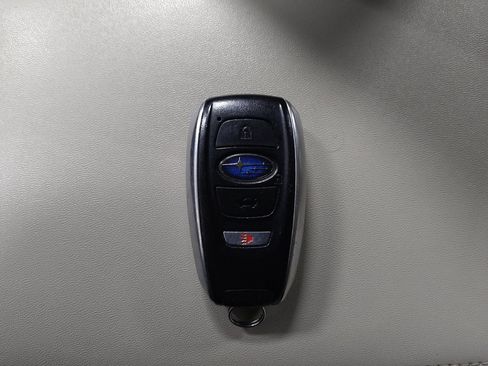 Used 2018 Subaru Impreza 2.0i Limited image 32