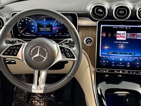 Used 2024 Mercedes-Benz GLC 300 4MATIC image 18
