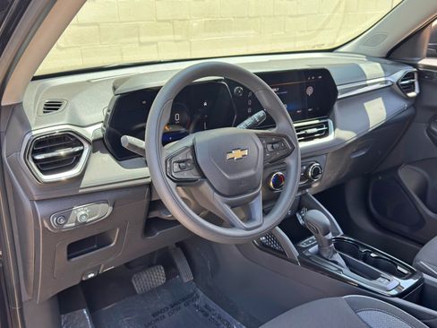 Used 2026 Chevrolet TrailBlazer LS FWD image 12