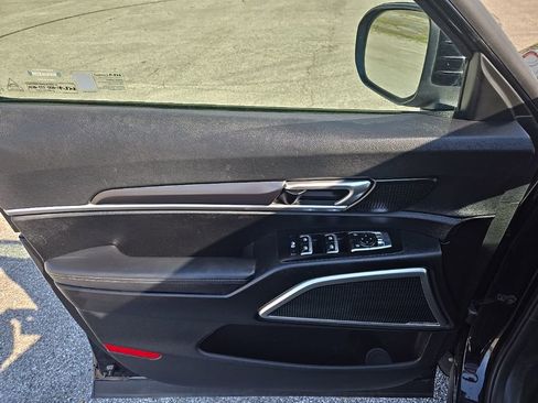 Used 2023 Kia Telluride LX image 16