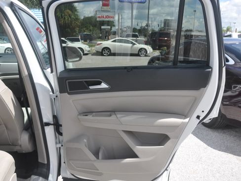 Used 2018 Volkswagen Atlas SE FWD image 35