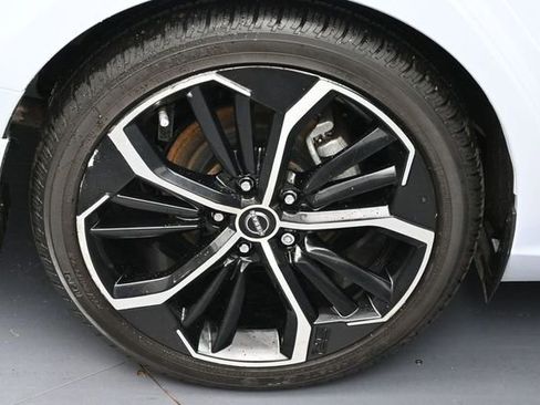 Used 2023 Nissan Altima 2.5 SR w/ SR Premium Package FWD image 5