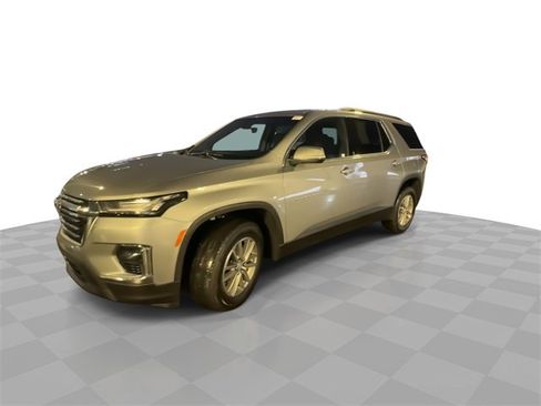 Used 2023 Chevrolet Traverse LT image 4
