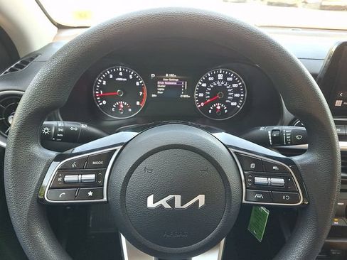 Used 2023 Kia Forte LXS FWD image 13