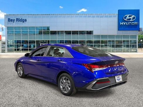 Used 2024 Hyundai Elantra SEL image 7