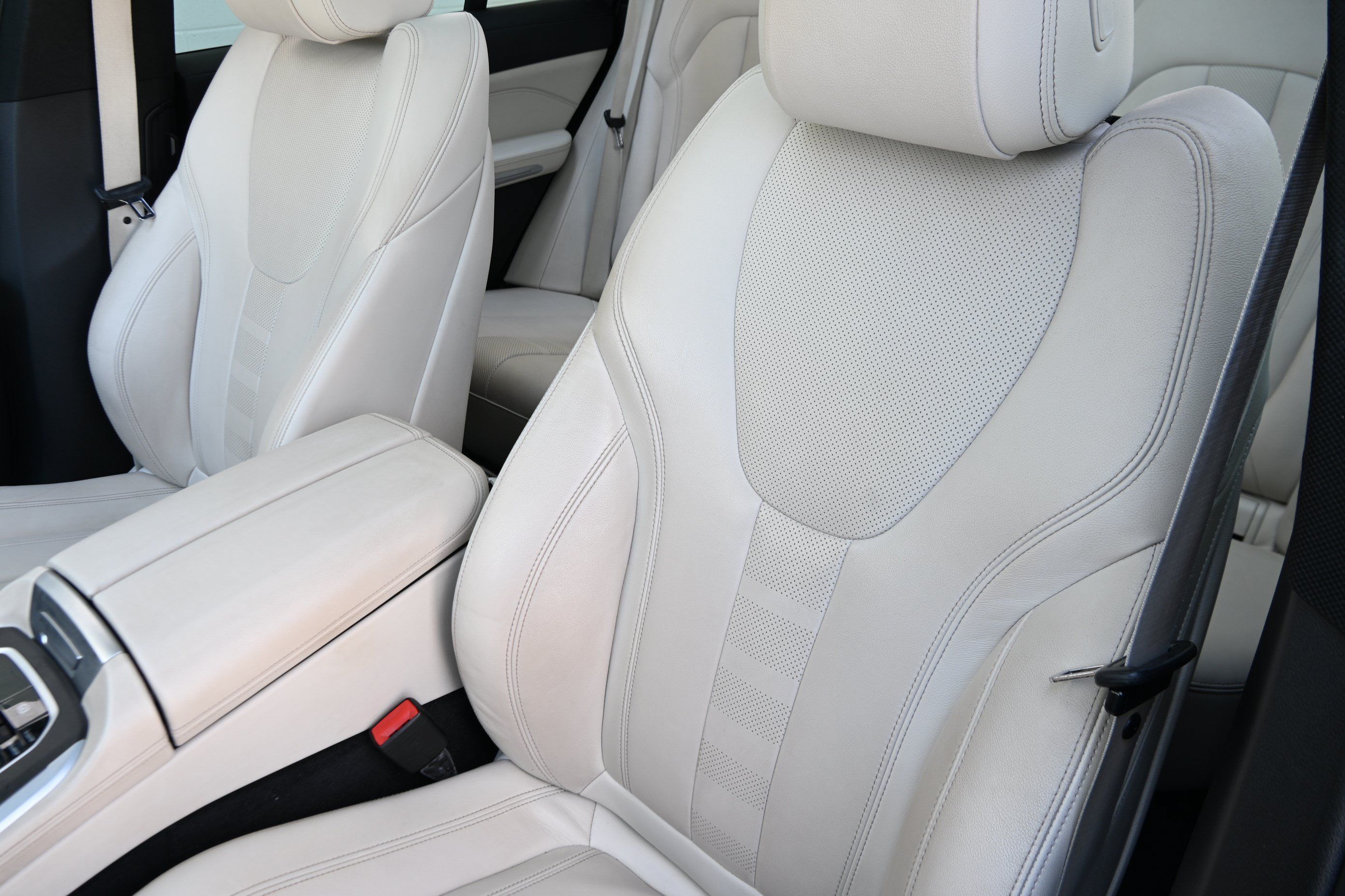 Used 2022 BMW X5 sDrive40i w/ Premium Package RWD image 12