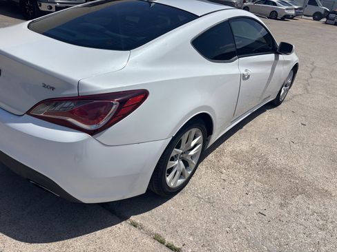 Used 2013 Hyundai Genesis 2.0T RWD image 7