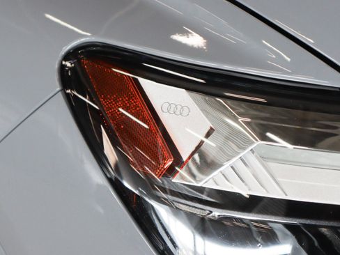 Used 2023 Audi Q4 e-tron Premium w/ Convenience Package RWD image 31