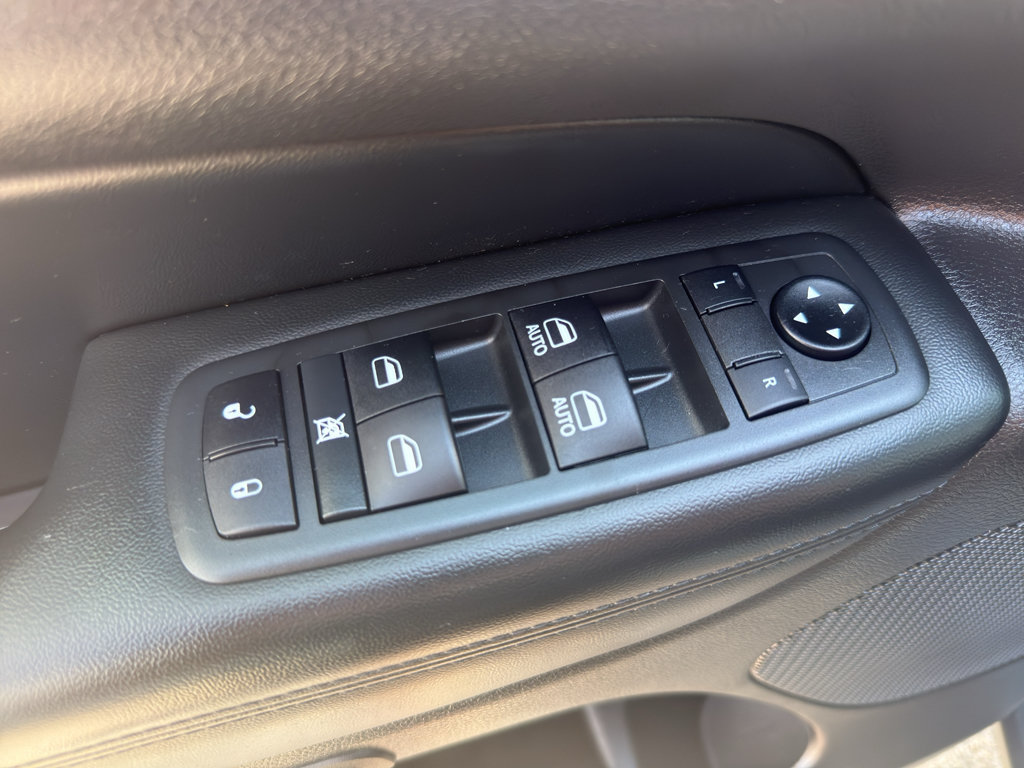 Used 2021 Jeep Grand Cherokee Limited AWD/4WD image 12