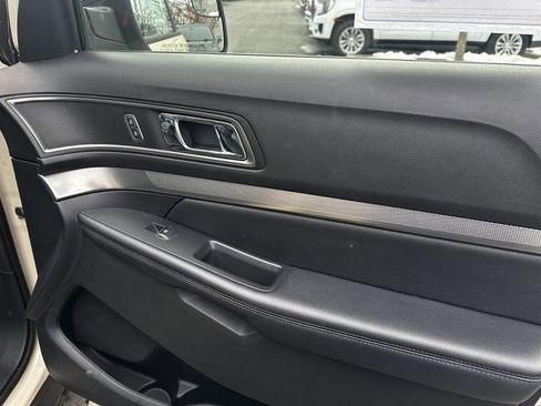 Certified 2018 Ford Explorer XLT w/ Equipment Group 202A image 36