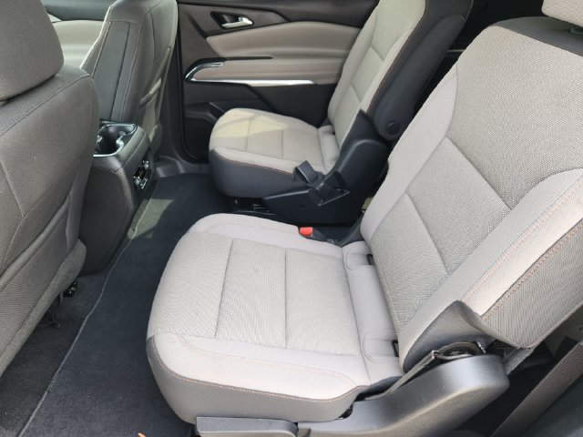 Used 2026 Chevrolet Traverse LT w/ Driver Confidence Package FWD image 29