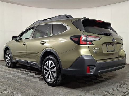 Used 2020 Subaru Outback Premium image 7