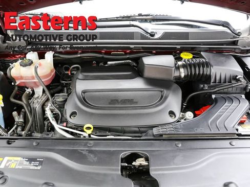 Used 2023 Chrysler Voyager LX FWD image 7