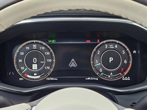 Used 2021 Jaguar XF SE RWD image 11