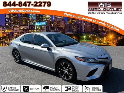 Used 2019 Toyota Camry LE image 1