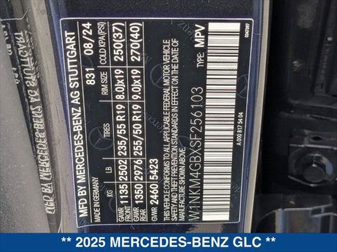 Used 2025 Mercedes-Benz GLC 300 image 24