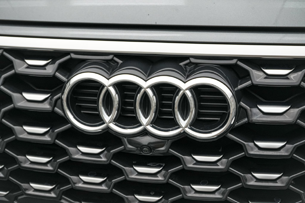 Used 2023 Audi Q5 2.0T Prestige w/ Prestige Package AWD/4WD image 11