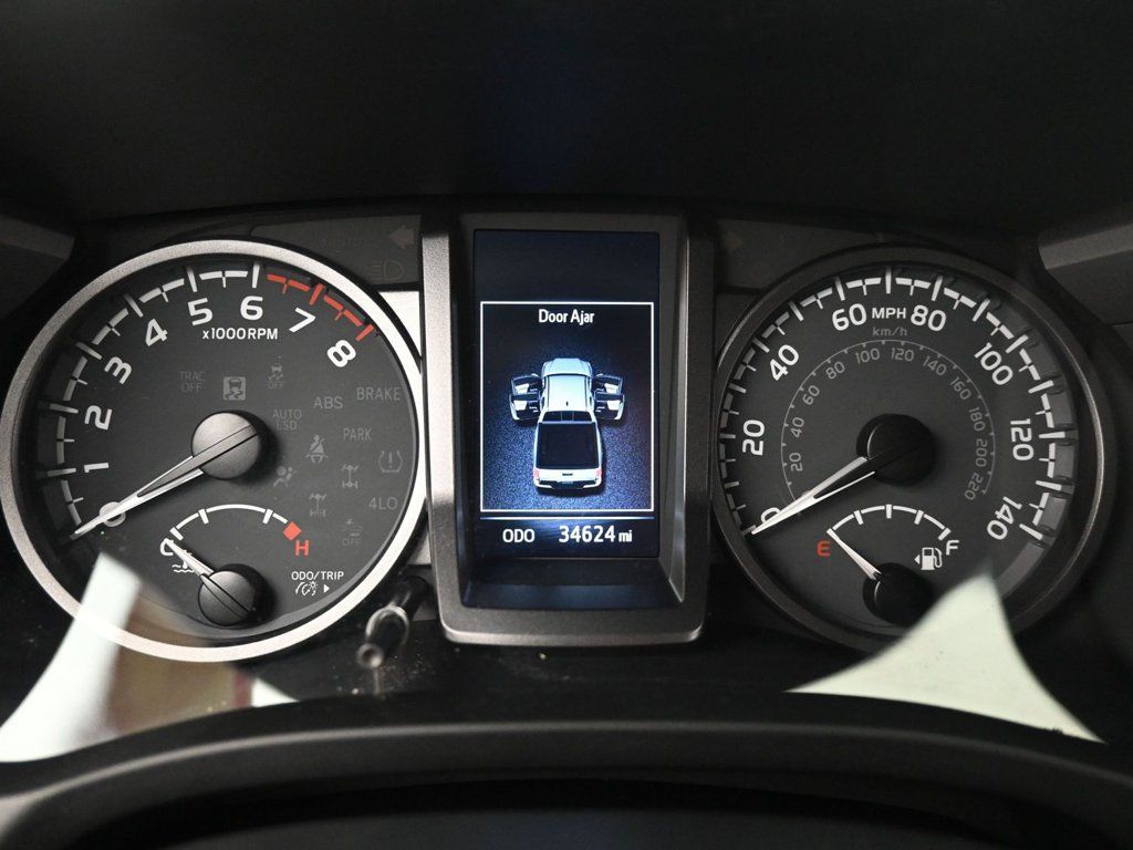 Used 2022 Toyota Tacoma TRD Off-Road AWD/4WD image 18