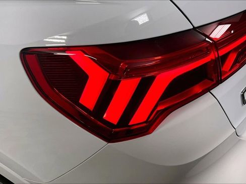 Used 2024 Audi Q3 2.0T Premium Plus w/ Premium Plus Package image 29